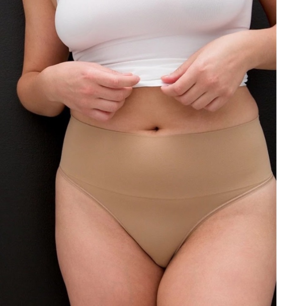 Soma Seamless Ultralight Smoothing Intimates